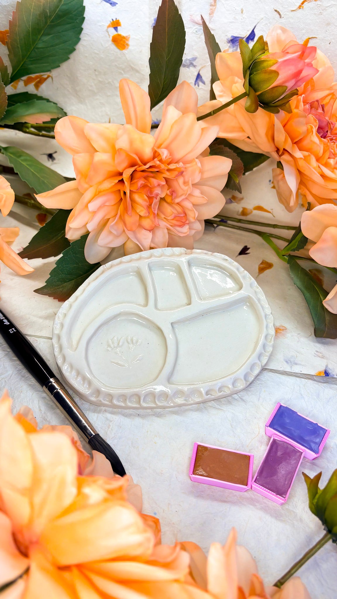 Ceramic Artist Paint mixing plate - Spring Flowers - B-grade