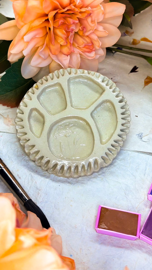 Ceramic Artist Paint mixing plate - Doggo Paw - B-grade